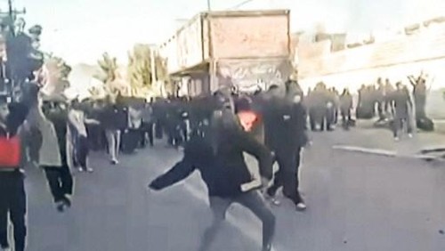 This grab taken on January 2, 2026, from UGC images posted on social media on December 31, 2025, shows protestors attacking a government building in Fasa, in southern Iran on December 31, amidst spontaneous nationwide protests driven by dissatisfaction at the countrys economic stagnation. (Photo by UGC / AFP) / RESTRICTED TO EDITORIAL USE - MANDATORY CREDIT AFP PHOTO /UGC / ANONYMOUS  - HANDOUT - NO MARKETING NO ADVERTISING CAMPAIGNS - DISTRIBUTED AS A SERVICE TO CLIENTS