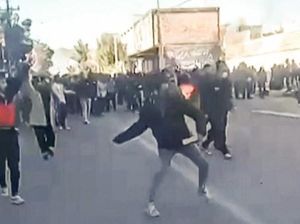 Trump Ancam Iran: AS Akan Datang Selamatkan Demonstran