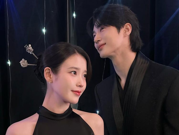 IU dan Byeon Woo Seok Calon Couple Favorit 2026