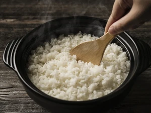 Jangan Sembarangan Makan Nasi Sisa, Dokter Ungkap Risiko Fatal!