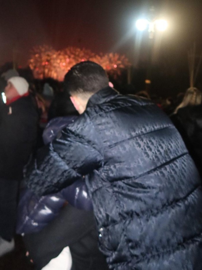 Jenifer Coppen dan Justin Hubner rayakan malam pergantia tahun 2025-2026 bersama di luar negeri.