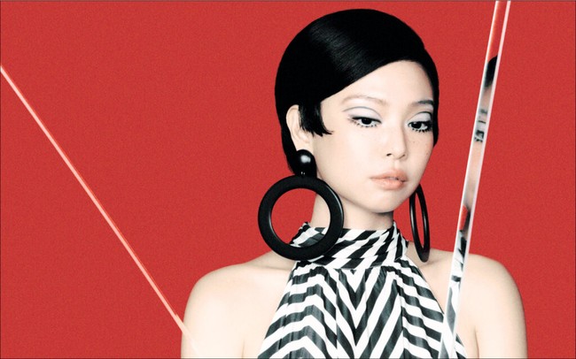Jennie BLACKPINK membuktikan statusnya sebagai ikon fashion global. Berani tampil beda dalam pemotretan terbarunya bersama V Magazine. Foto: dok. V Magazine