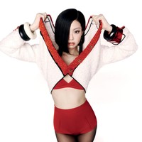 7 Gaya Jennie BLACKPINK Nyentrik ala Tahun 60an, Bikin Netizen Pangling