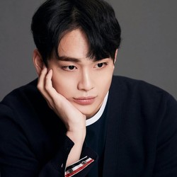 Jo Yoon Woo Umumkan Menikah dan Pensiun dari Dunia Akting