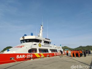 Video: KN Puntadewa 250 Diterjunkan Cari Pelatih Velencia di Labuan Bajo