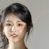 Wanita tersebut mengawali kariernya di dunia akting pada 2023 ketika seorang teman mengajaknya berpartisipasi dalam sebuah proyek drama pendek. Sejak saat itu, kariernya langsung melesat. Foto: Weibo