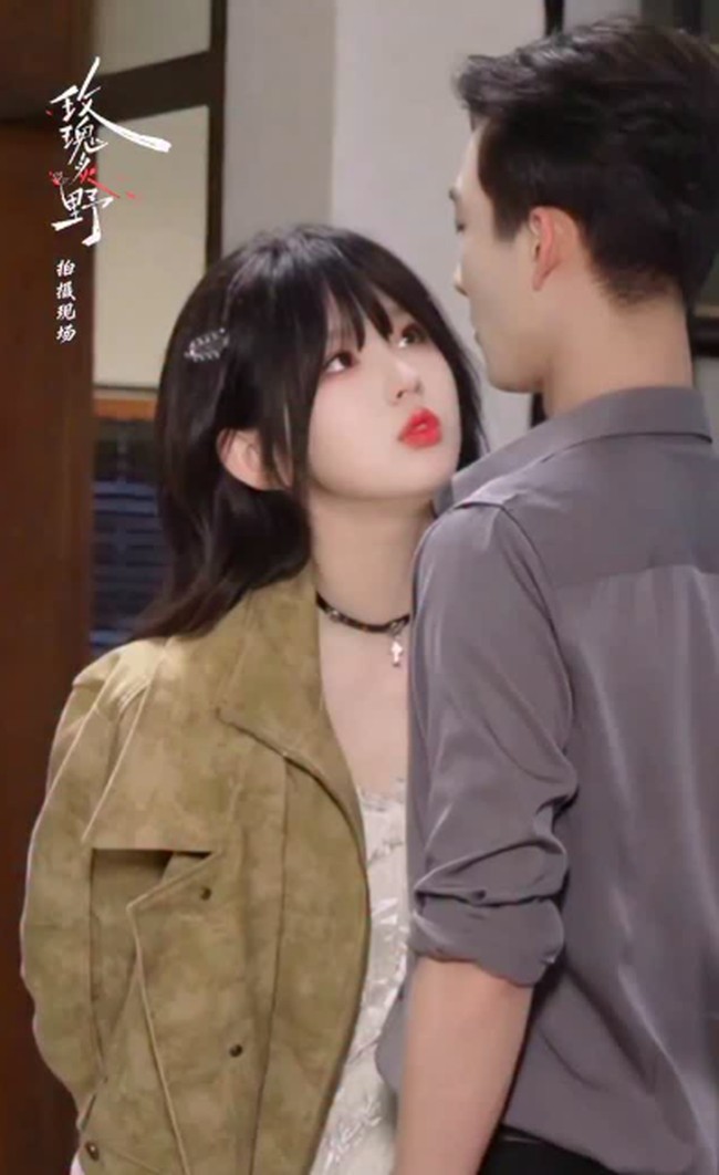 Proyeknya yang paling sukses sampai saat ini adalah serial Nenek Berusia 18 Tahun Tiba, Memulihkan Kejayaan Keluarga’ yang berhasil mengumpulkan 12 miliar penayangan dan paling banyak ditonton dalam sejarah platform Hongguo.  Foto: Weibo