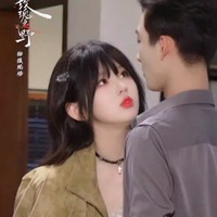 Proyeknya yang paling sukses sampai saat ini adalah serial Nenek Berusia 18 Tahun Tiba, Memulihkan Kejayaan Keluarga’ yang berhasil mengumpulkan 12 miliar penayangan dan paling banyak ditonton dalam sejarah platform Hongguo.  Foto: Weibo