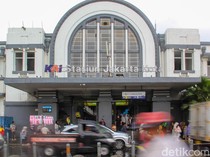 Stasiun-Stasiun Kereta Bersejarah di Jakarta