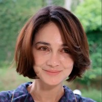 Less hair, more flair. The big chop for a big year, tulis Luna dalam salah satu keterangan uunggahannya. Dengan bob sedagu, penampilan Luna jadi terlihat semakin fresh dan lebih muda. Foto: Instagram/@lunamaya