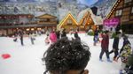Main Salju Bareng Keluarga, Trans Snow World Ramai Saat Libur Sekolah