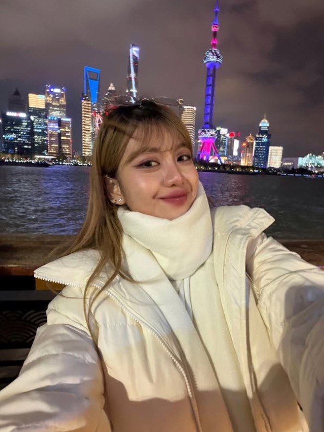 Momen Ghea Indrawari Malam Tahun Baruan di Shanghai