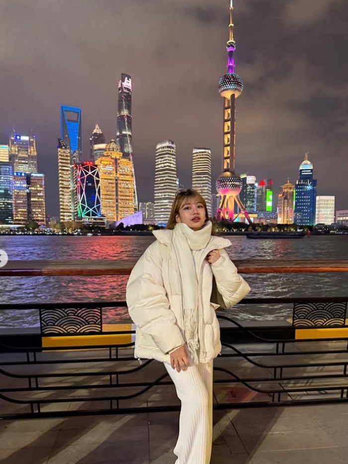 Momen Ghea Indrawari Malam Tahun Baruan di Shanghai