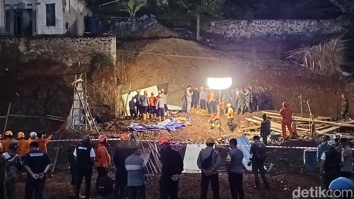 Identitas 4 Korban Tewas Akibat Longsor di Cisempur Sumedang