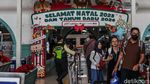 Puluhan Ribu Penumpang Tiba di Stasiun Pasar Senen Saat Arus Balik