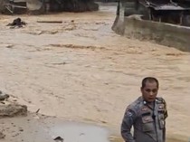 Sungai Aek Doras di Sibolga Meluap Akibat Hujan Deras, Warga Diimbau Waspada