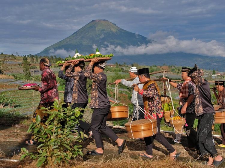 Tradisi Nyadran Rejeban Digelar di Lereng Gunung Sumbing