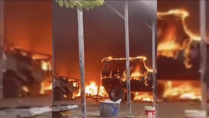 Bengkel di Palembang Terbakar, 3 Unit Mobil Hangus