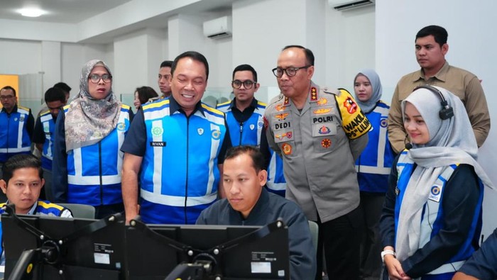 Monitoring Arus Balik di Jatiasih, Wakapolri Pastikan Nataru Aman Kondusif