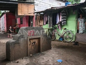 Warga di Jaktim Kena Peringatan Buntut Masih Bertahan di Pemakaman