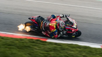 karya Sam Whitworth, Finalis Olahraga Motor. Foto: World Sports Photography Awards