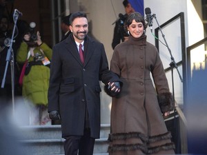 First Lady Muslim New York Tampil Memukau, Pakai Coat dari Desainer Palestina