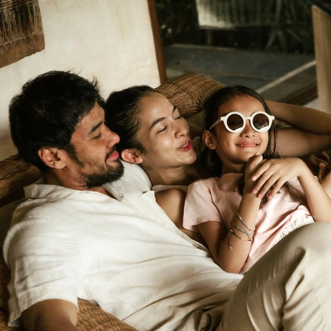 Foto Keluarga Chicco Jerikho di 2026: Live, Love, and Laugh!