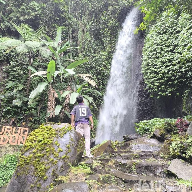 Pesona Curug Landung Kuningan, Oase Kesegaran di Kaki Pegunungan