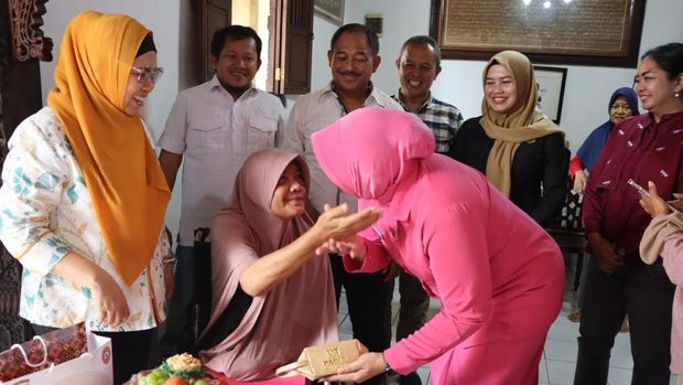 Direktorat Intelijen Keamanan Polda Metro Jaya menggelar kegiatan sosial ke Panti Lansia, dalam rangka peringatan Hari Lahir Intelijen Polri ke-80 tahun 2026, Rabu (31/12).