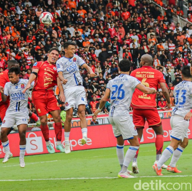 Duel Ketat Warnai Kemenangan Persija di SUGBK