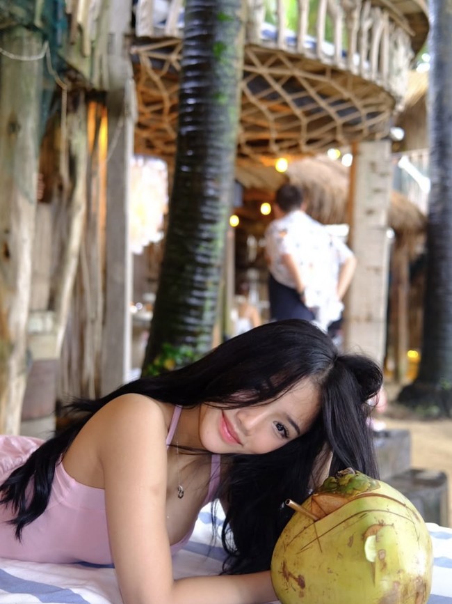 Fuji Liburan ke Bali Bareng Erika Carlina, Nggak Lupa Kulineran Enak!