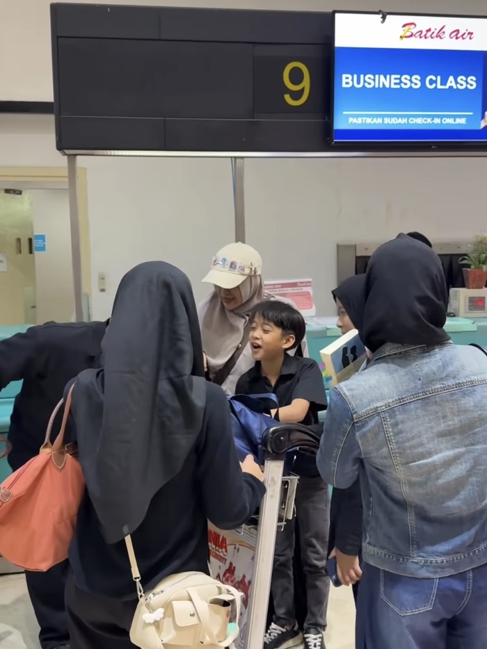 Yeay! Akhirnya Irfan Hakim Liburan Juga dengan Keluarga