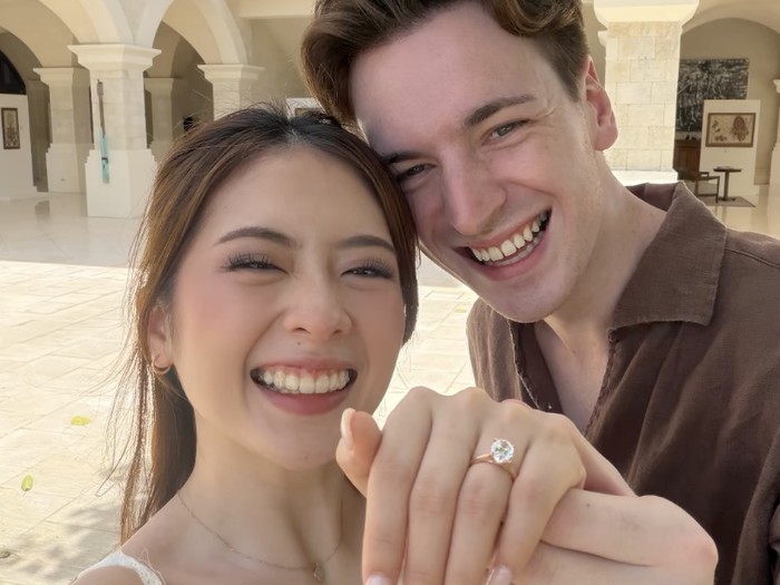 Jennifer Christie dilamar Alastair.