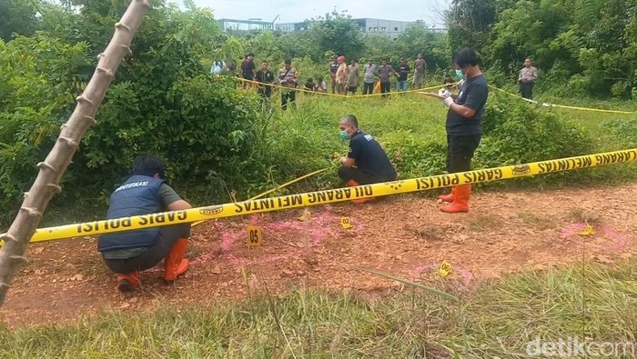 Mayat Diduga WNA Ditemukan di Semak-semak Subang