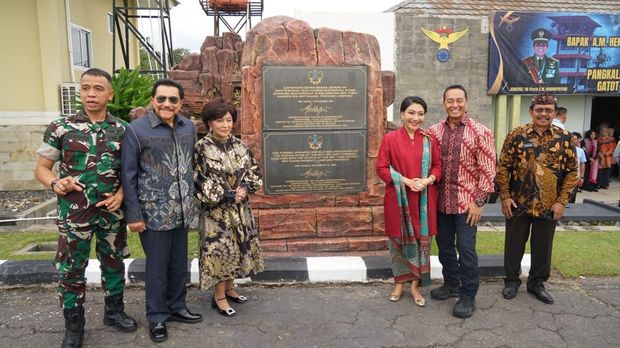 Mantan Kepala BIN Jenderal TNI (Purn) AM Hendropriyono mengajak masyarakat dan investor berkontribusi membangun Bandara Gatot Subroto di Way Kanan, Lampung. (dok Istimewa)