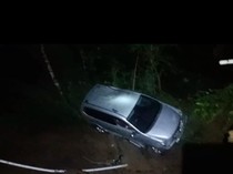 Avanza Terseret Jalan Longsor hingga Nyebur Jurang di Banyumas
