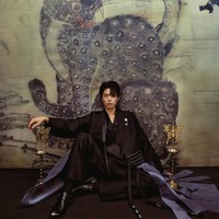Penampilan Park Bo Gum memakai hanbok (baju tradisional Korea) sukses mencuri perhatian, hingga menjadi konten dengan views terbanyak di Harper’s Bazaar Korea sepanjang 2025. Foto: dok. Instagram @bogummy