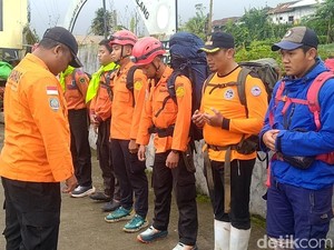 Pencarian Terakhir Pendaki Hilang di Gunung Slamet, Rekan Korban Ikut Mencari