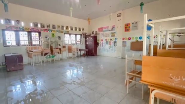 Polri menunjukkan komitmen dalam pemulihan pascabencana dengan membantu pembersihan fasilitas pendidikan terdampak banjir di Kabupaten Aceh Tamiang, Aceh. (dok Istimewa)