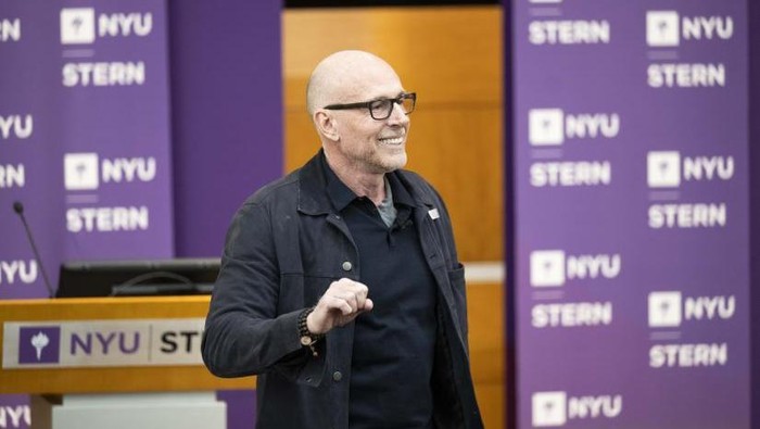 Scott Galloway, profesor di New York University (NYU) Stern School of Business.
