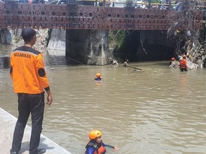Seorang Pria Hanyut Saat Mancing di Aliran Tukad Badung