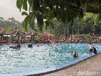 Tirtosari View, Pesona Wisata Under Water di Kaki Gunung Semeru