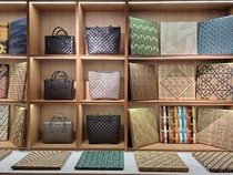 Karya Seni Anyaman Asli Indonesia Kini Bisa Dinikmati di PIK 2