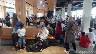 Warga Serbu Planetarium TIM, Pagi-pagi Tiket Sudah Terjual Habis