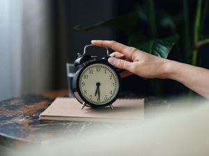 Tak Disarankan Balas Dendam Tidur Seharian di Akhir Pekan, Senin Bakal Terasa Dampaknya