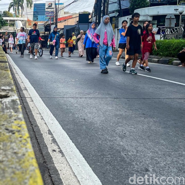 Akhir Pekan Sehat Warga di CFD Kebayoran Lama