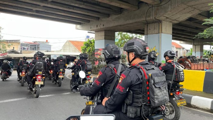 Brimob Polda Metro Gelar Antisipasi Tawuran di Jatinegara Jaktim