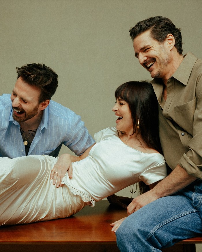 Cinta Segitiga Dakota Johnson