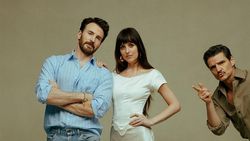 Cinta Segitiga Dakota Johnson