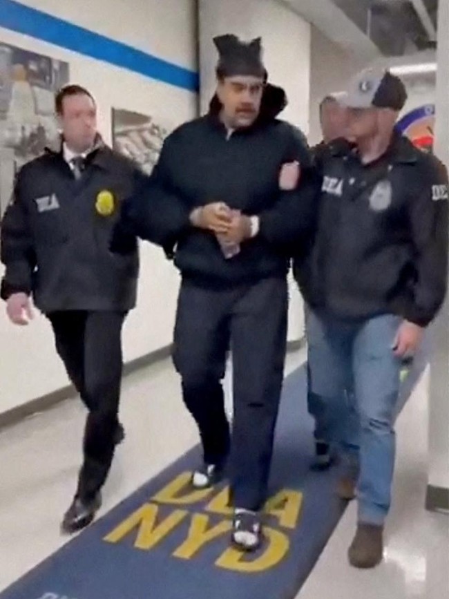 Detik-detik Maduro Digiring dalam Kantor Badan Penegakan Narkoba AS